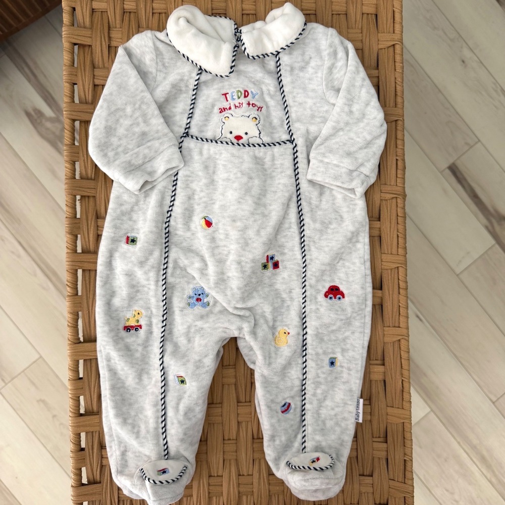 Vintage Baby Gray Velour Teddy Bear Embroidered Footed Sleeper 0-3M Peter Collar